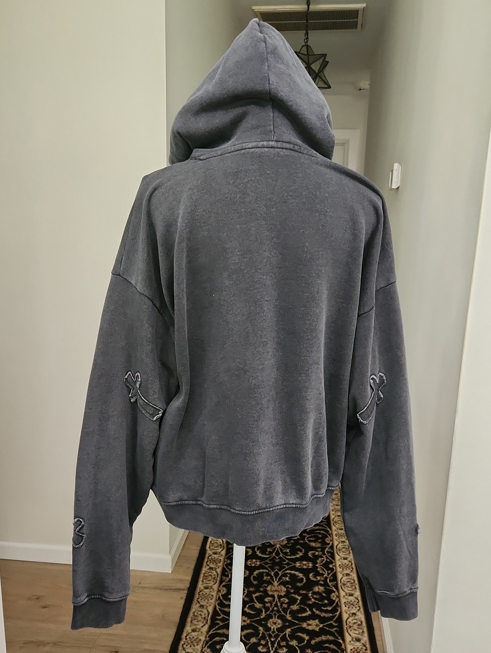 Daisy Street Black Cross Patch Cropped Hoodie Pullover Size XS OVERSIZED - Picture 4 of 15